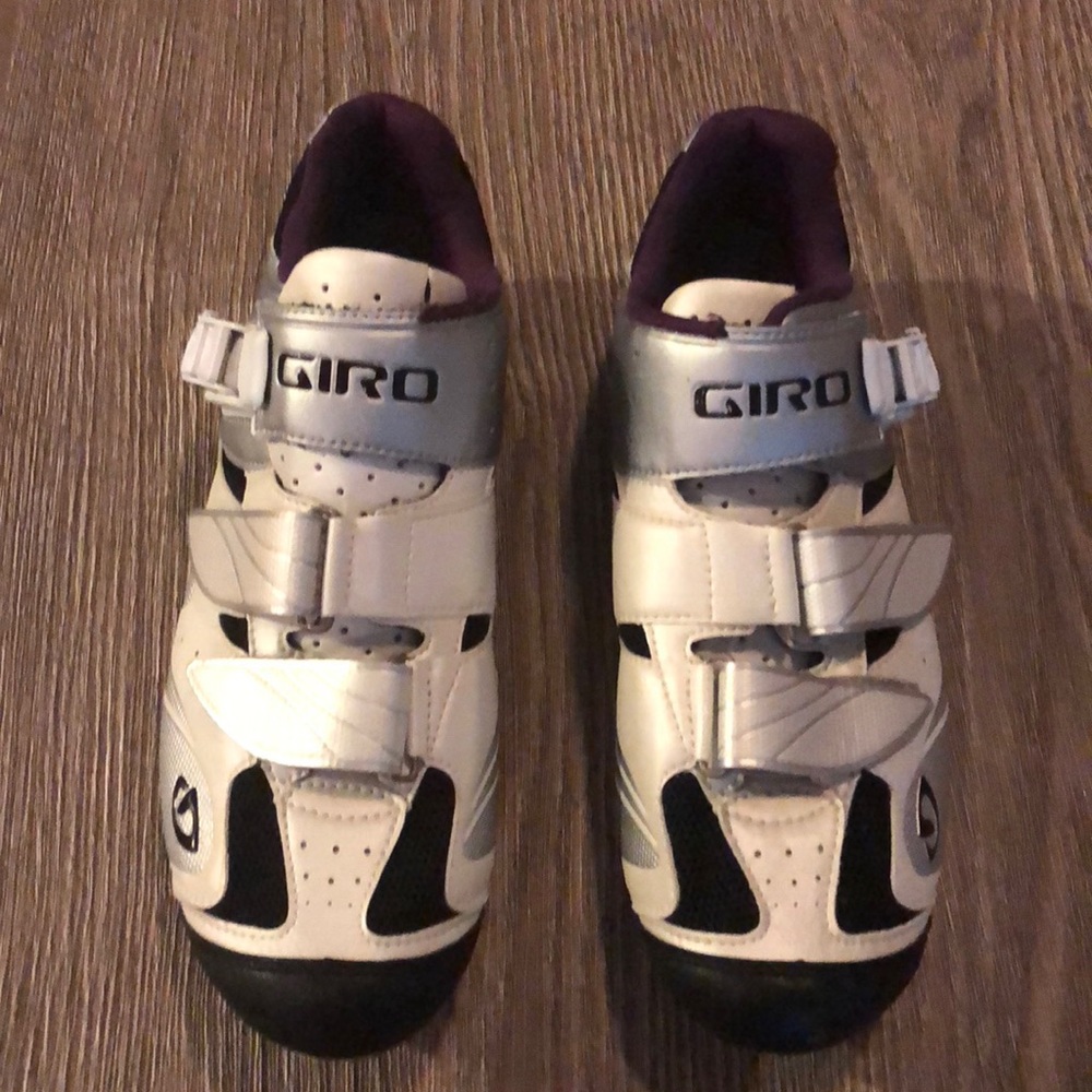 NWOT SPIN SHOES